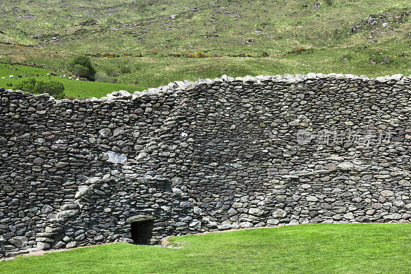 Staigue Stone Ringfort内部在凯利县，爱尔兰。